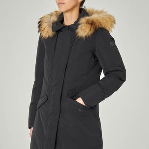 WOOLRICH Luxury Modern Vail Fur-Trim Down Coat in Black
